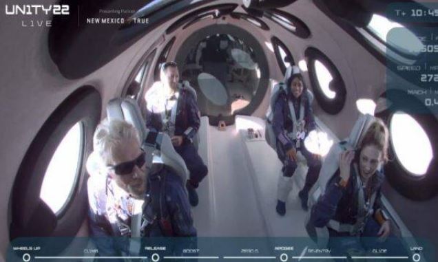 Richard Branson takes off first in space tourism race  Virgin Galactic