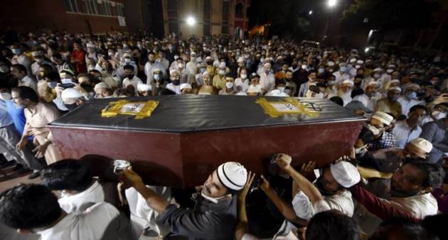 People carry the dead body of photojournalist Danish Siddiqui