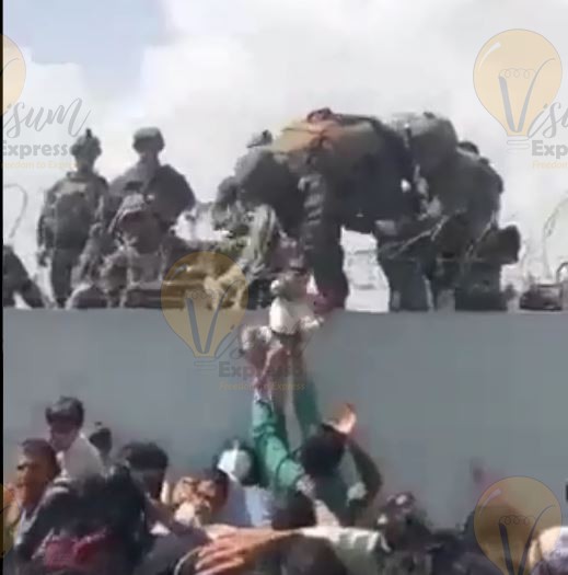 Hands Over Baby To American Troops At Kabul Airport Afghanistan