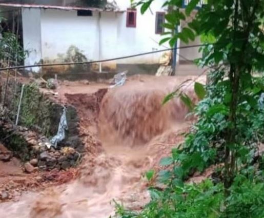 Landslide at Kottayam Angel Valley Erumely