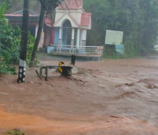 Landslide at Kottayam Angel Valley Erumely