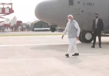 Prime Minister Narendra Modi reaches Karwal Kheri on C-130 J Super Hercules aircraft to inaugurate the 341 Km long Purvanchal Expressway