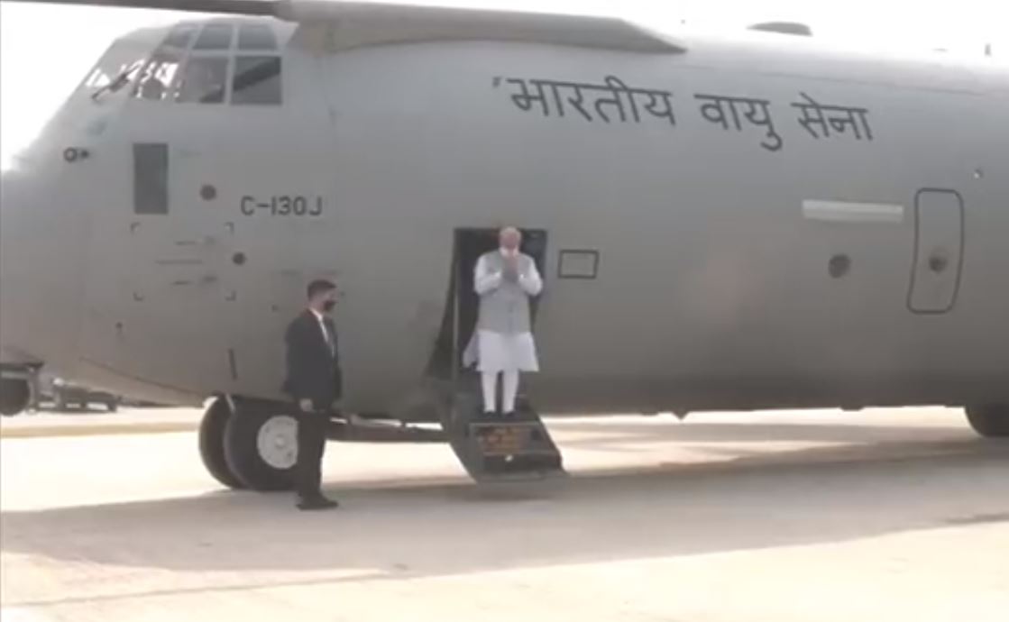 Prime Minister Narendra Modi reaches Karwal Kheri on C-130 J Super Hercules aircraft to inaugurate the 341 Km long Purvanchal Expressway