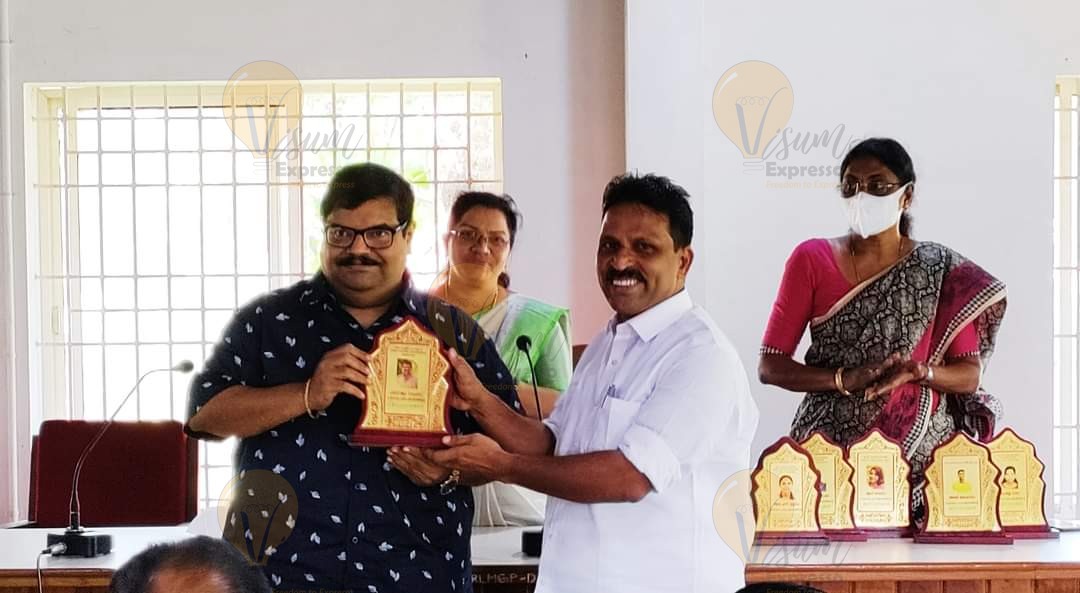 Ramamangalam Grama Panchayat President E P George honored the talents