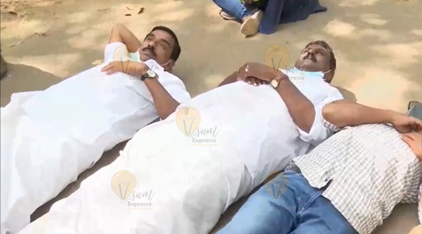 protesters block officials in Kottayam