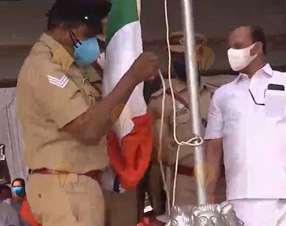 Ahamed Devarkovil hoists national flag upside down on Republic Day in Kasarkod