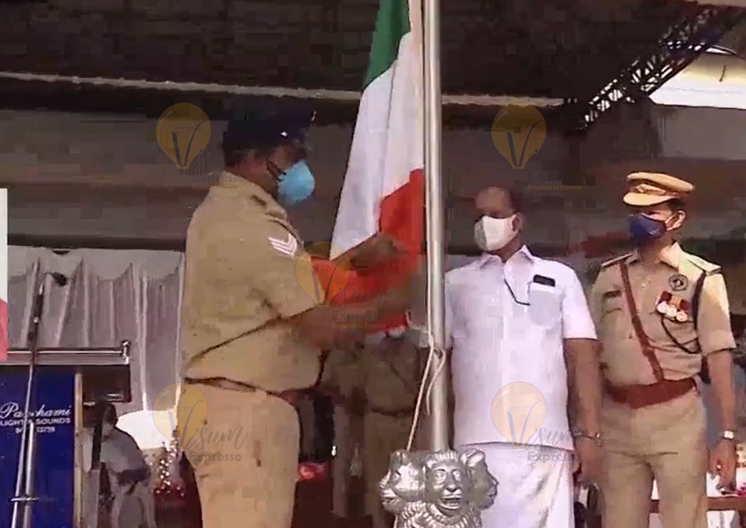 Ahamed Devarkovil hoists national flag upside down on Republic Day in Kasarkod