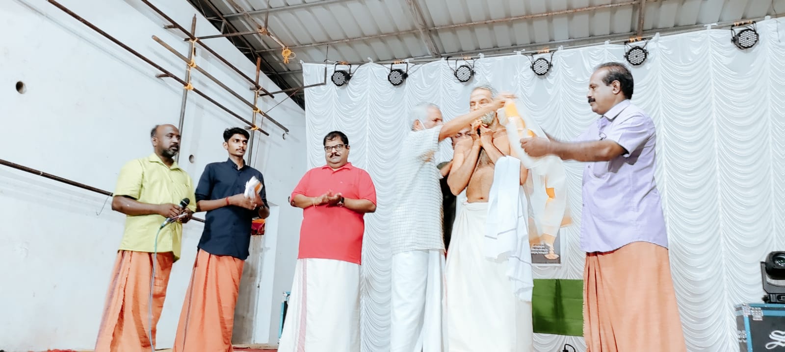 Vasudevan Namboodiri and Harish R Namboodiripad honored by Kakur Sri Ambasserikavu on the occasion of Thrikkarthika Mahotsavam