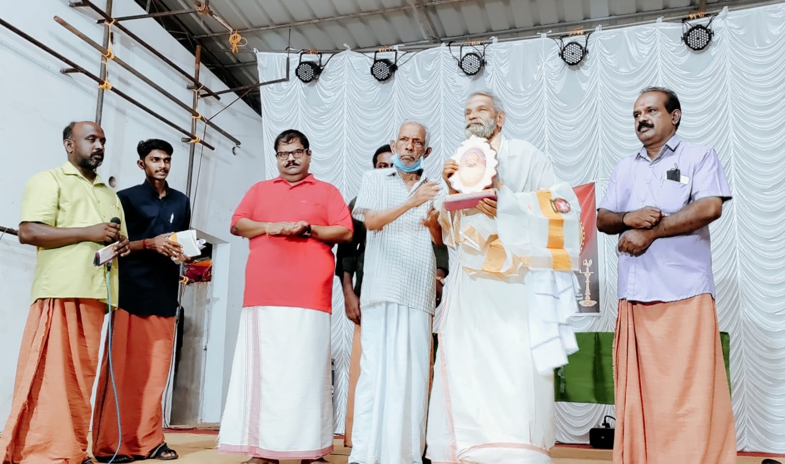 Vasudevan Namboodiri and Harish R Namboodiripad honored by Kakur Sri Ambasserikavu on the occasion of Thrikkarthika Mahotsavam
