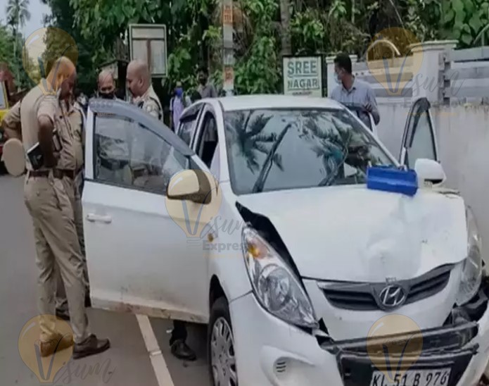 Sword found from car which met with accident in thrissur venginisserri