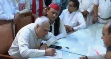 Kapil Sibal Giving nomination letter  for Rajyasabha with SP Leader Akilesh Yadav