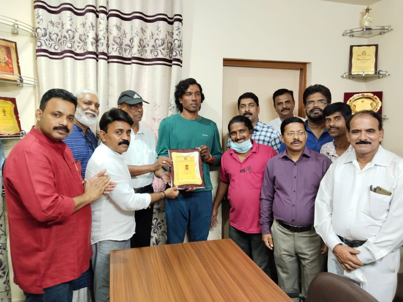 Sheikh Hassan Khan honored by DMA for conquering Everest