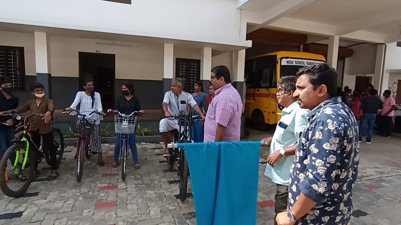 Ramamangalam High School on World Bicycle Day / ലോക സൈക്കിൾ ദിനത്തോടനുബന്ധിച്ച് രാമമംഗലം ഹൈസ്കൂളിൽ നടന്ന സൈക്കിൾ റാലി