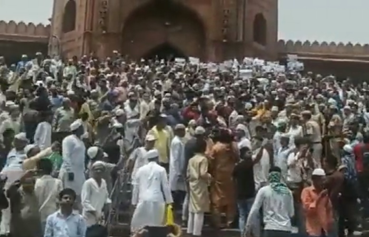 Protest outside Delhi's Juma Masjid demanding arrest of Nupur Sharma