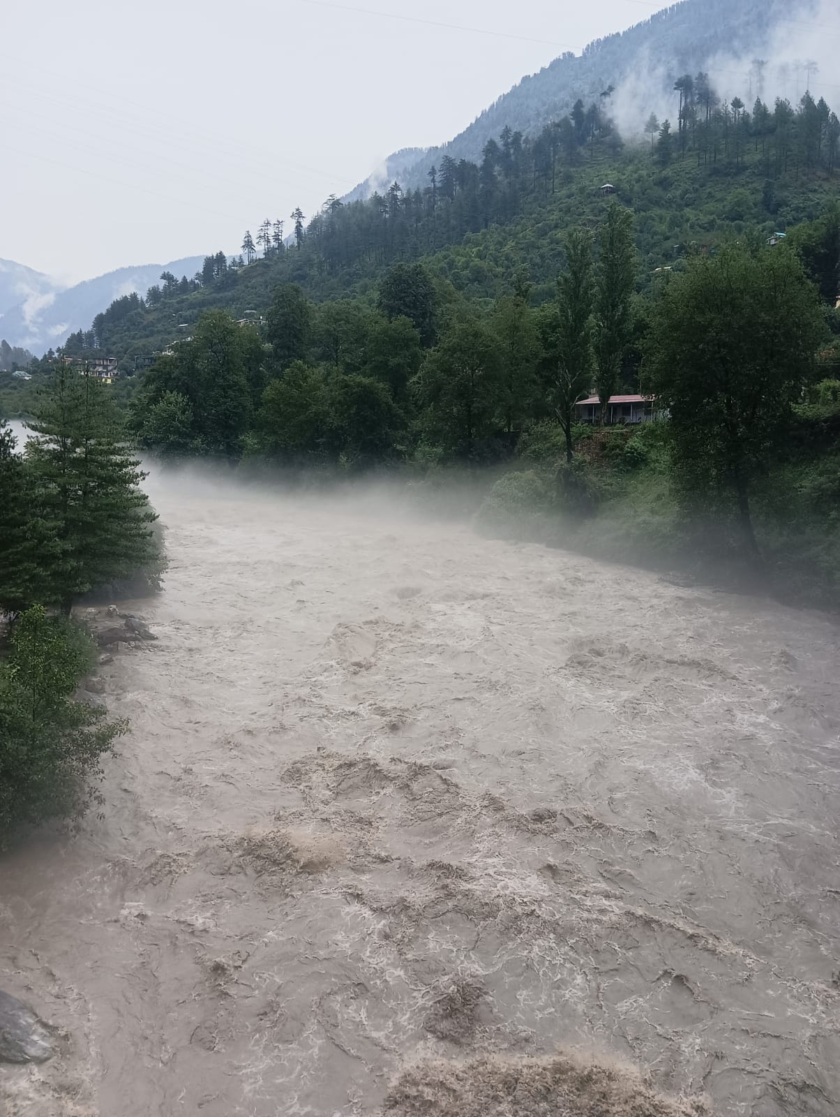 Cloudburst in Kullu Himachal Pradesh 06-07-2022
