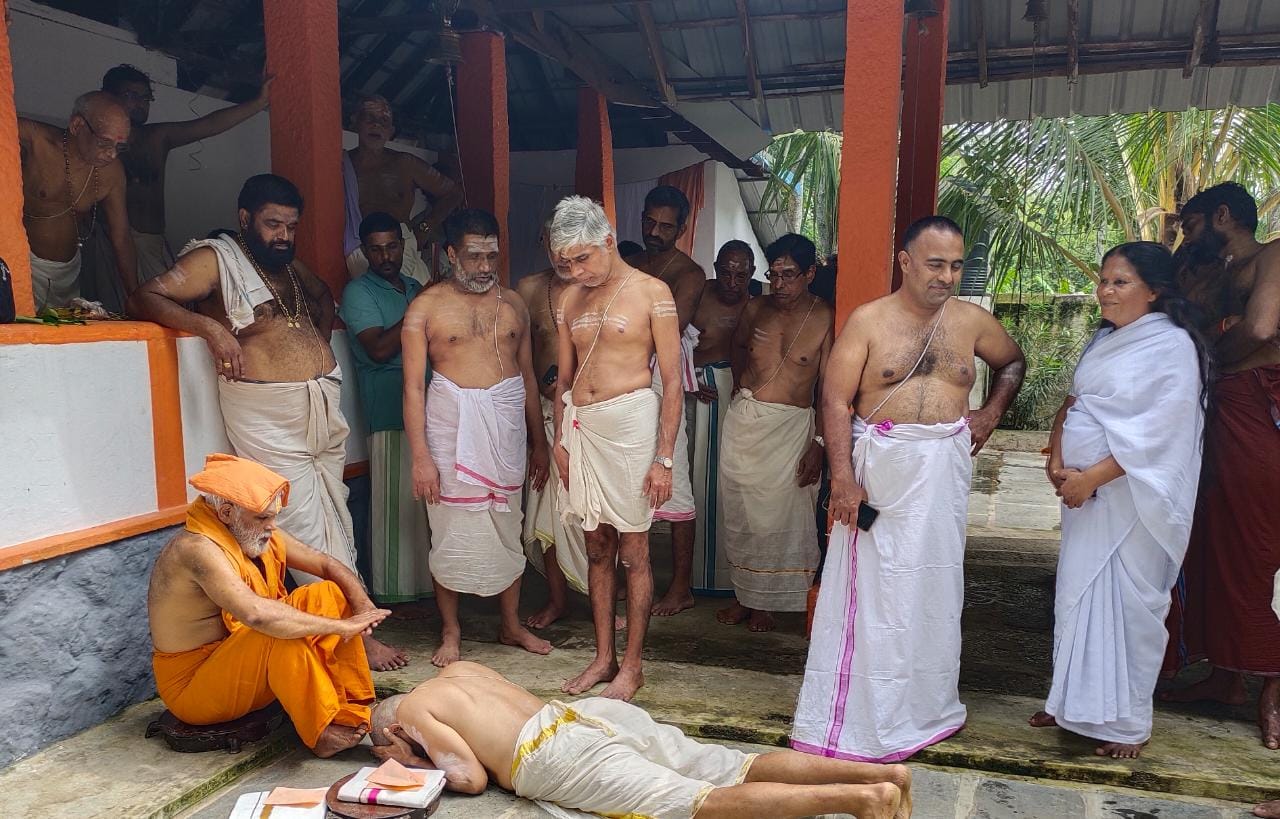 Edamana Swamiyar's monastic reception at Munchira Math