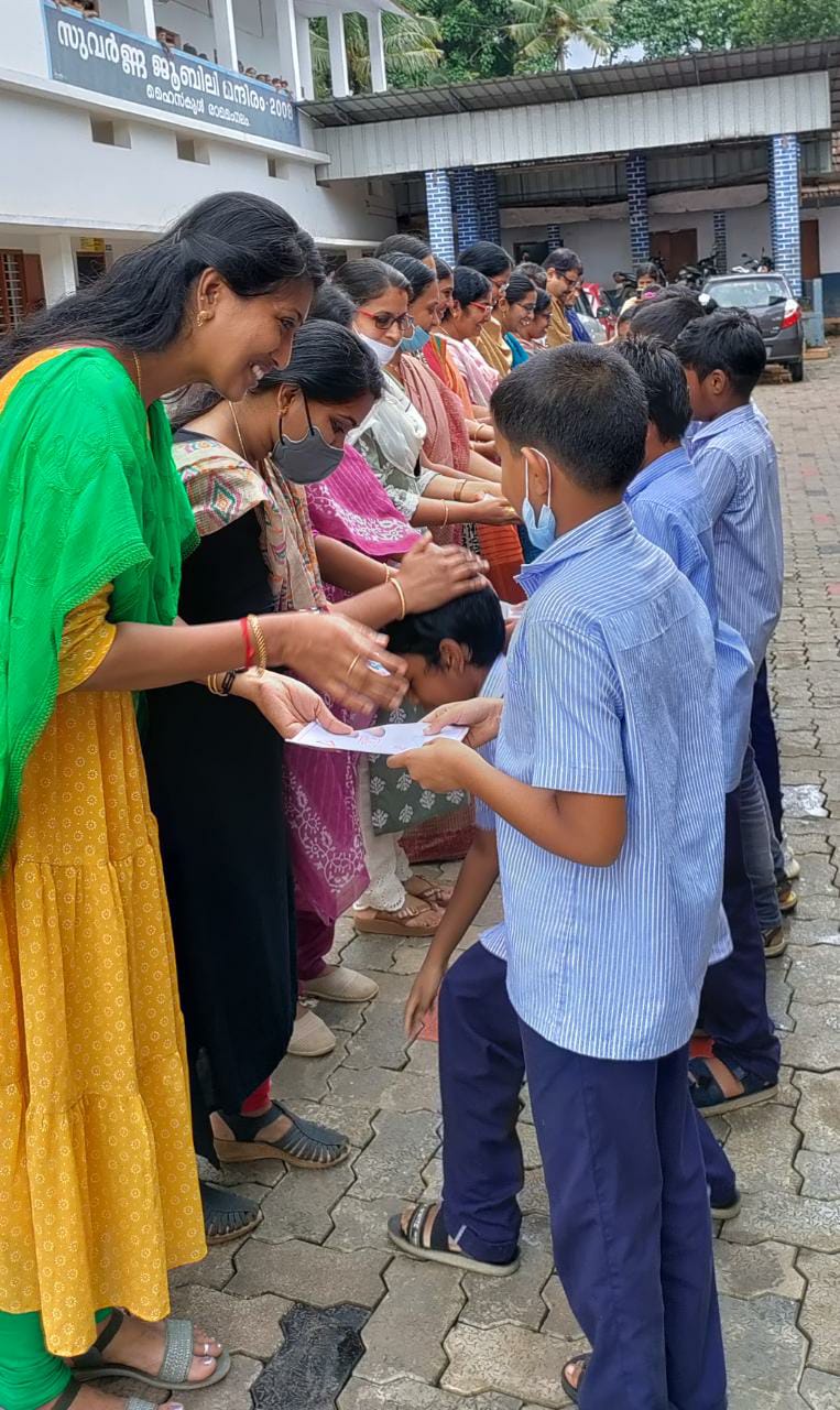 Guruvandanam held at Ramamangalam High School on the occasion of Gurupurnima