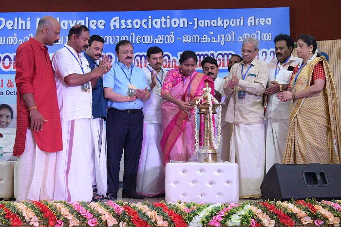 DMA Janakpuri area Onam 2022 , ഡിഎംഎ ജനക് പുരി ഏരിയയുടെ ഓണം പൊന്നോണം-2022 പരിപാടികൾ രമ്യ ഹരിദാസ് എംപി ഉൽഘാടനം ചെയ്യുന്നു. ഇടത് നിന്ന്: സുശീൽ കെസി, ഉല്ലാസ് ജോസഫ്, ടോണി കെജെ, രാജേഷ് ഋഷി, ജനക് പുരി എംഎൽഎ, വർഗീസ് പി മാമ്മൻ, കെ രഘുനാഥ്, സജി ബി, റെജിമോൻ കെഎൽ, ജെസി ഹരി തുടങ്ങിയവർ സമീപം.