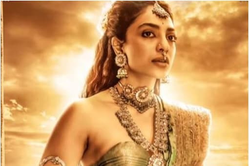 Sobhita Dhulipala as Vanathi in Ponniyin Selvan