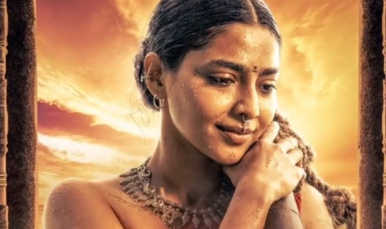 Aishwarya Lekshmi as Poonguzhali in Ponniyin Selvan