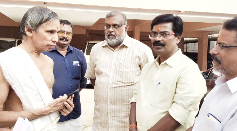 Kanipayyur Narayanan Namboothiripad , Sreekumar Ezhuvappadi