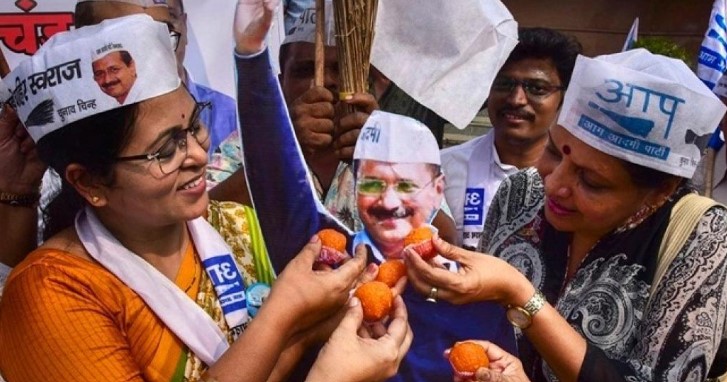 AAP worker Celebrating the win of Delhi Municipal Corporation